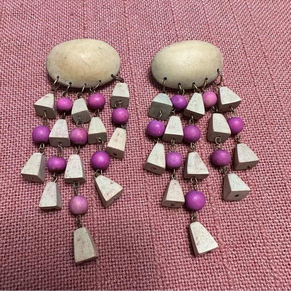 Vintage Jewelry Vintage Balsa Wood Fuchsia Beaded Dangle Geometric